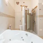 아파트 V&m Con Jacuzzi By Rentbeat 오스투니