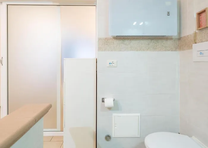 V&m Con Jacuzzi By Rentbeat *